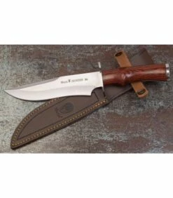 Muela Hunter hunting knife and sports
